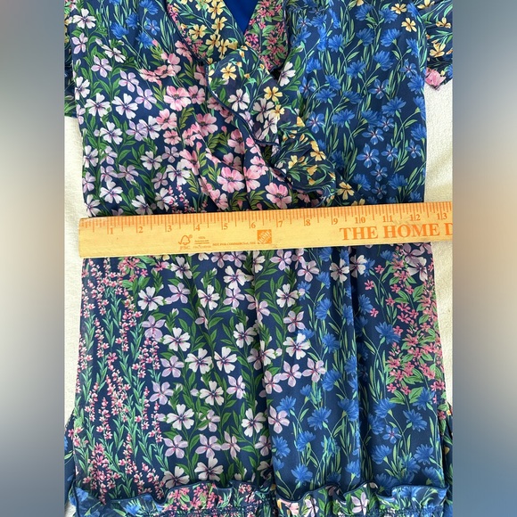 Rachel Parcell Floral Dress, Ruffled V neck, size 4 - Picture 8 of 8